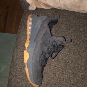 Nike LeBron XIII LOW PREMIUM